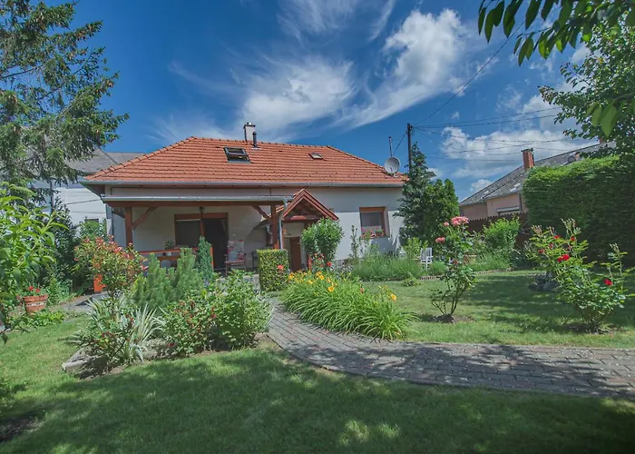 Voelgykapu Vendeghaz Apartamento Monostorapati