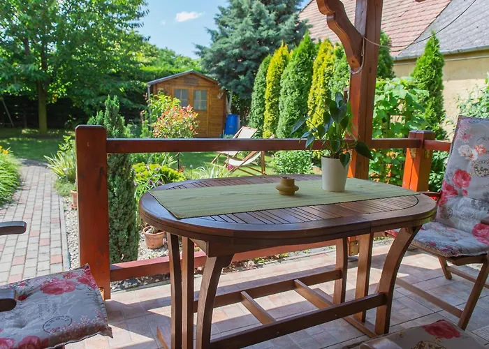 Voelgykapu Vendeghaz * Monostorapati