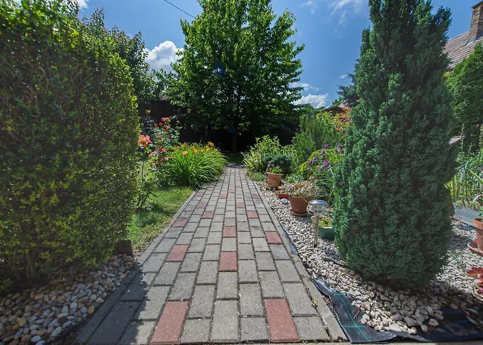 Voelgykapu Vendeghaz * Monostorapáti